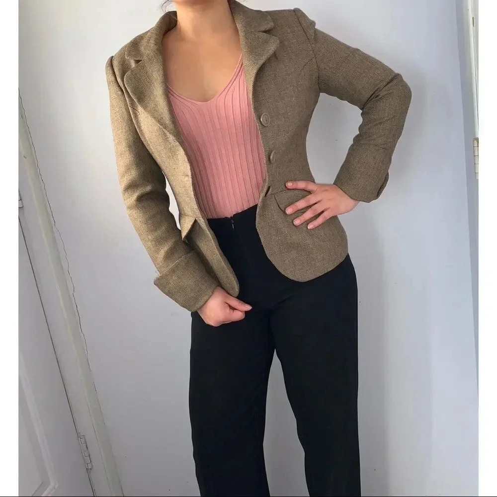 ✨❣️Suzy Shier blazer❣️  - Picture 2 of 8